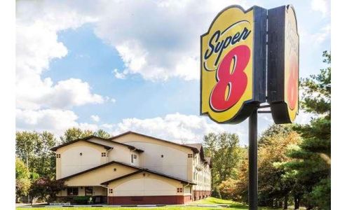 Super 8 by Wyndham Stroudsburg