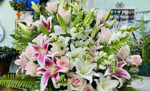 Mary’s Florist | Bloom The Flower Studio 703 1/2, N Davis St, Nashville Georgia 31639