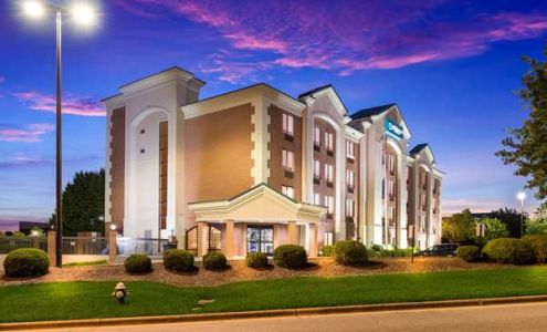 Clarion Pointe Greensboro Airport