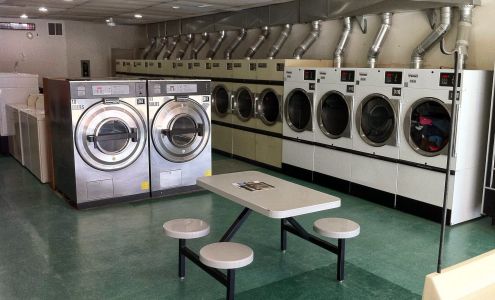 Crossroads Laundry Montgomery City