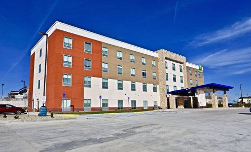 Holiday Inn Express & Suites Perryville I-55 by IHG Perryville
