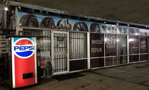 24x7 Roadside and Tire Shop