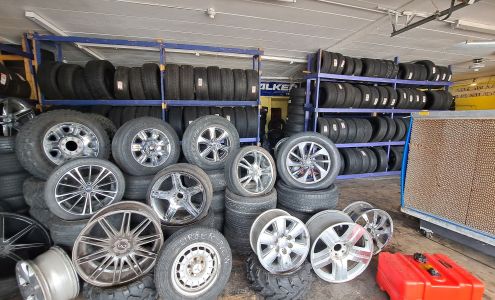 J&R Tire Shop