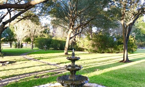 Round Top?s Little Colony Round Top