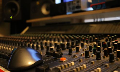 Pro Voice and Piano Lessons