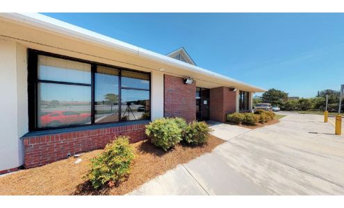 Bank of America (with Drive-thru ATM) Southport