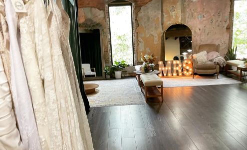 Emerald Bridal Lounge