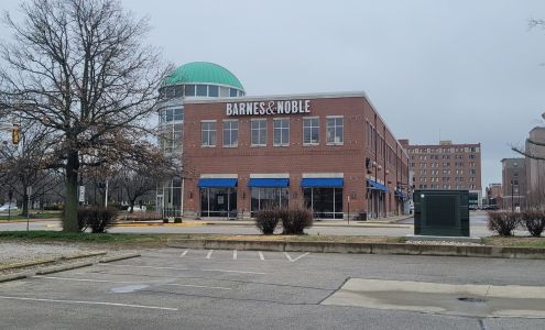 Barnes and Noble Bookstore