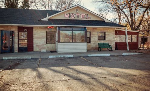 The Simmer Motel Wamego