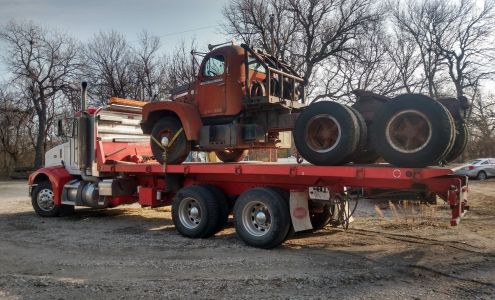 STANDLEE TOWING Ellinwood