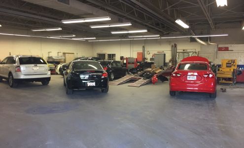 Cronin Ford North Body Shop