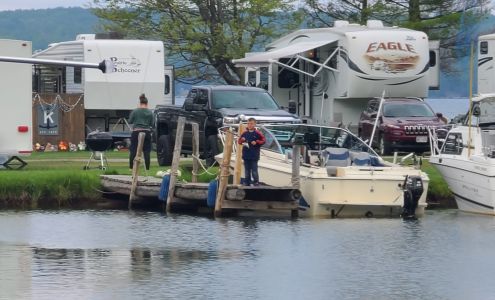 Witz marine and campground Skanee