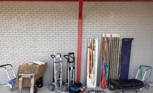 U-Haul Neighborhood Dealer