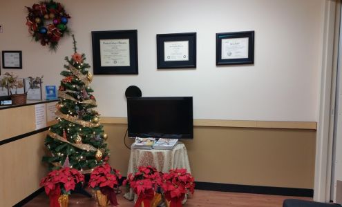 Dr. Pham Family Optometry at Walmart