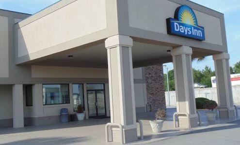 Days Inn by Wyndham Adel I-75