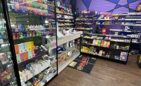 Pluto Smoke Vape and More