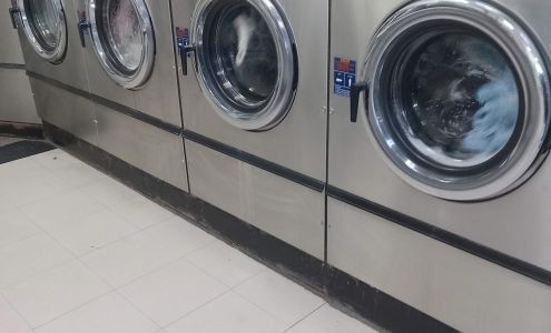 Delta Breeze Laundromat and Wash & Fold