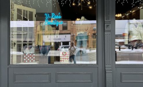 V Rae's Boutique Spearfish