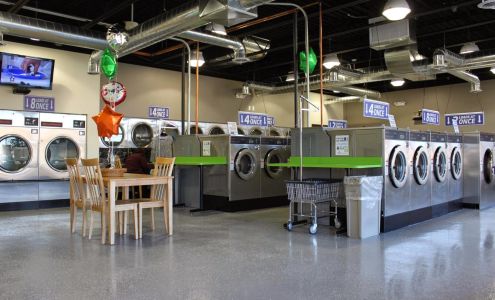 Big Bundle Solar Coin Laundry | Warren, MI