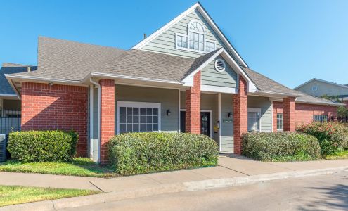 Village Oaks Apartments