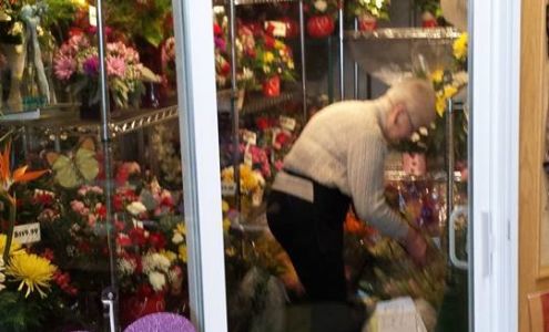 Opal's Artistry in Flowers & Balloons