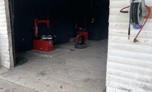 El Tapatio Tire Shop and Auto repair Lumber Bridge