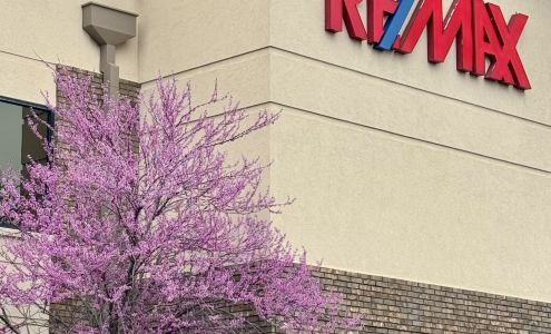 Darohnn Pender - REALTOR®️, CRS, RENE - RE/MAX Real Estate Results