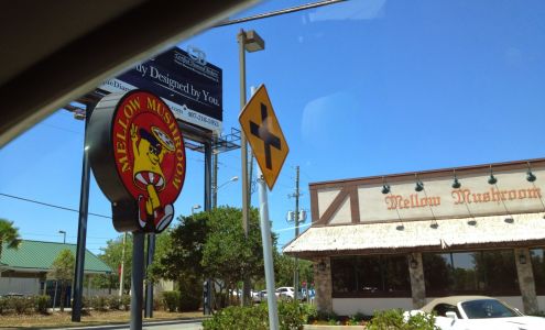 Aloma Shopping Center