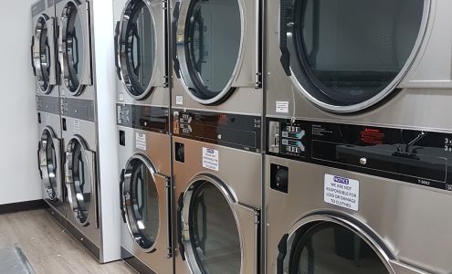 Cleaner Creeks Laundromat Hay River