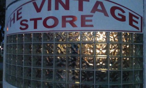 THE VINTAGE STORE