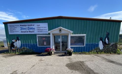 Blanc Sablon General Store Lourdes-de-Blanc-Sablon