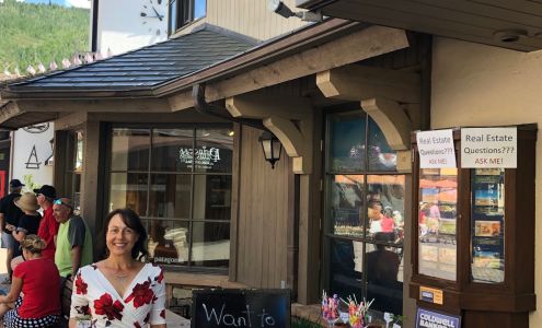 Sara Hoodicoff Coldwell Banker Distinctive Properties | Vail Valley Real Estate Agent Vail