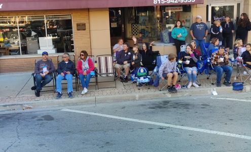 Jensen's Vac & Sew 318 Liberty St, Morris Illinois 60450