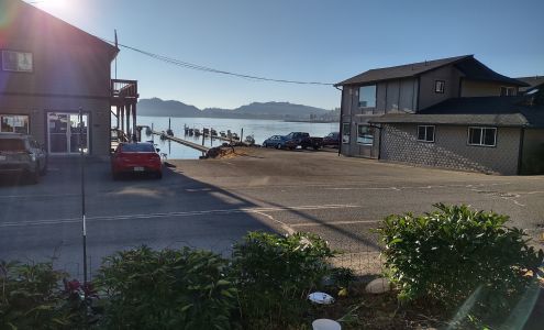 Curley's Resort & Dive Center Sekiu