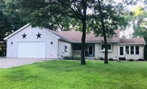 Deanna Tollin, Property Brokers of Minnesota