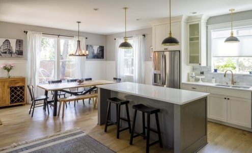 Monique Johnson, OR & WA Licensed Real Estate Broker, Dwell Realty