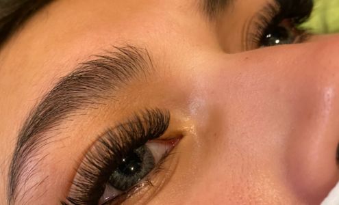 Esthetician Bri Eyelash Extensions & Facials & eyebrow tattoing/ micro shading