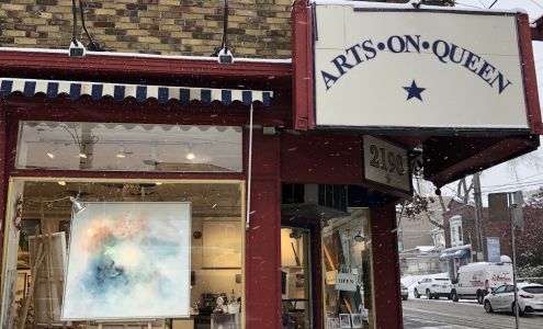 Arts On Queen