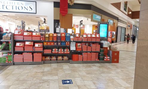 Hickory Farms at Lansdowne Place