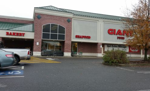 GIANT McConnellsburg