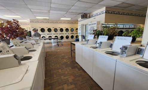 Mall Drive Laundromat Parry Sound