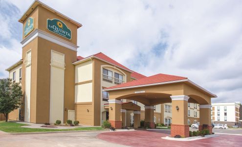 La Quinta Inn & Suites by Wyndham Oklahoma City -Yukon