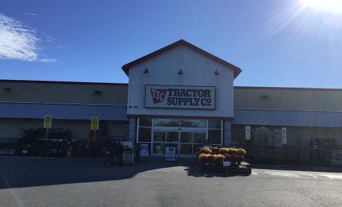 Tractor Supply Mill Hall