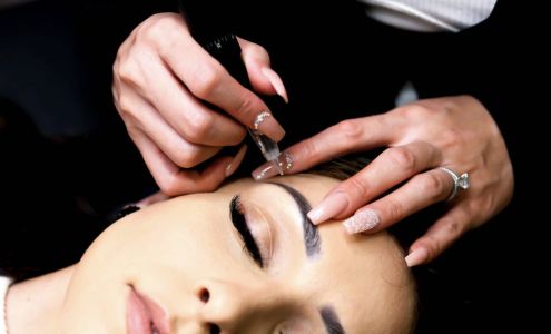 LéLux Beauty & Academy