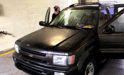 Crescent Heights Car Wash Medicine Hat