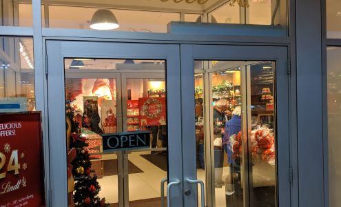 Lindt Chocolate Shop - Oakville