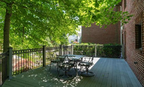 Regina Smith, RE/MAX Preferred Group