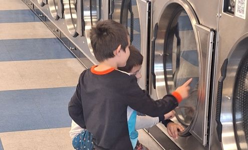 Tucson Laundry Centers On Swan