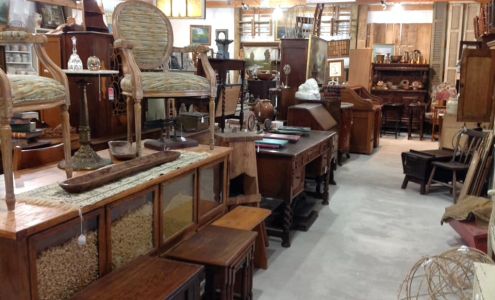 Bootleggers Antiques Burton