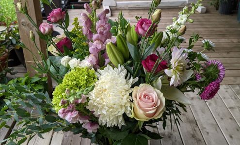 Wilder and Rain Flowers / Quinn Florist 929 Queen St, Kincardine Ontario N2Z 2Y2